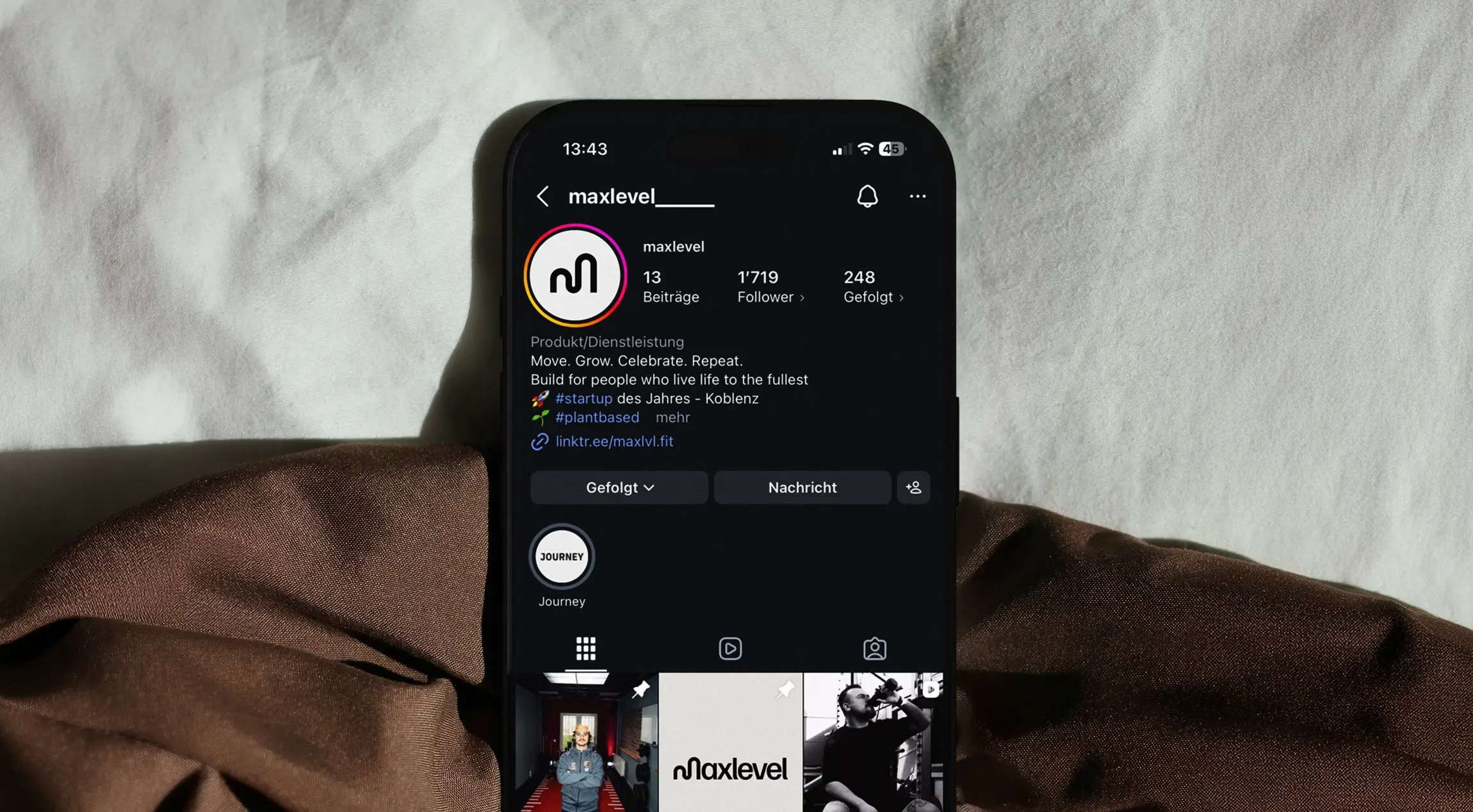 Instagram Profil der Supplement Brand Maxlevel mit minimalistischem Logo Design und Social Media Branding