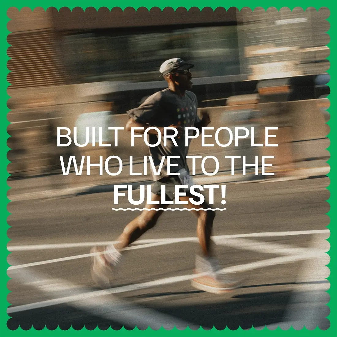 Typografischer Kampagnenvisual für Maxlevel mit laufender Person und dem Slogan „Built for people who live to the fullest“ für die junge Supplement Brand
